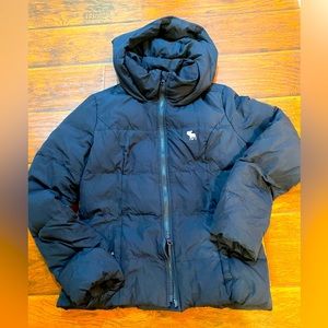 Abercrombie & Fitch duck feathered puffer jacket. Navy. Cute fitted fitting